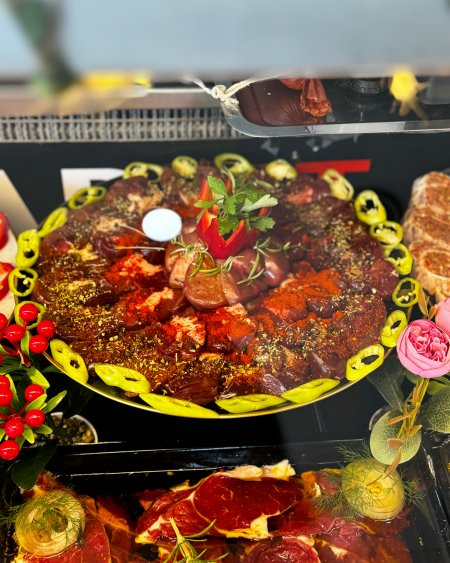 Korkmaz Et’in reyonları göz kamaştırıyor