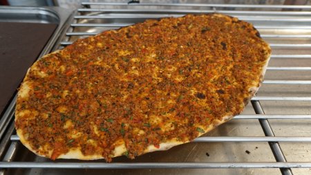 Zamlara inat eşsiz lezzetiyle “Perişan Pide” 