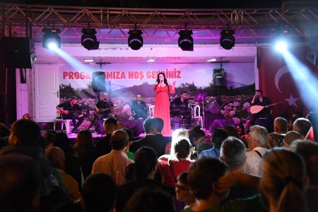 Zafer coşkusu Fahriye Kuru konseriyle yaşandı