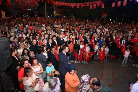 Zafer coşkusu Fahriye Kuru konseriyle yaşandı