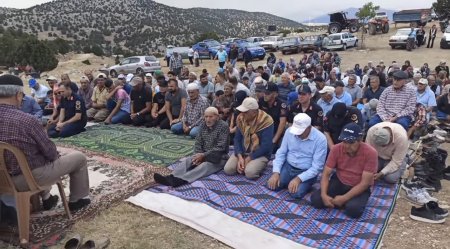 Aydoğmuş Köyü halkı yağmur duası yaptı