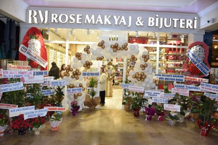 Rose Makyaj Bijuteri açıldı