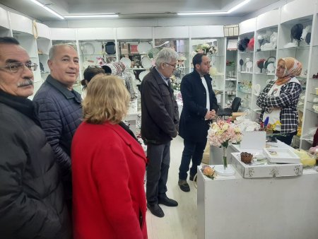 CHP tam kadro Üzüm Pazarında 