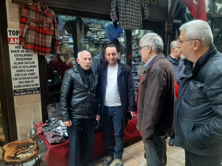CHP tam kadro Üzüm Pazarında 