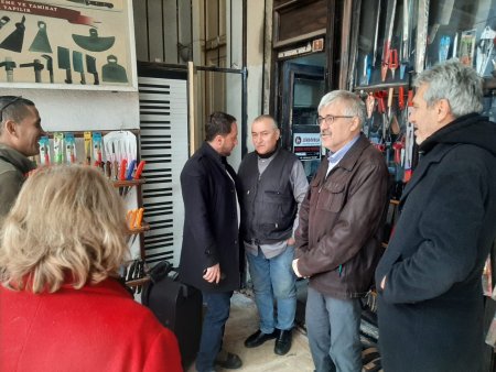 CHP tam kadro Üzüm Pazarında 