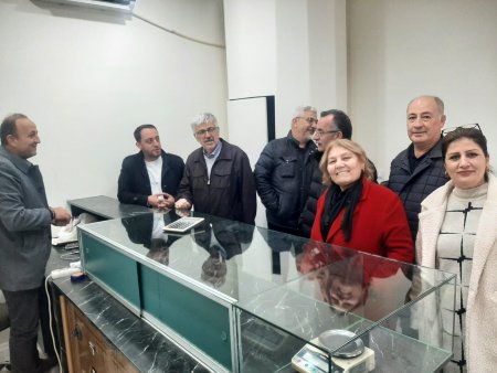 CHP tam kadro Üzüm Pazarında 