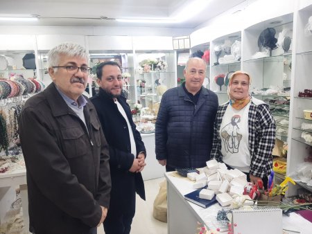 CHP tam kadro Üzüm Pazarında 