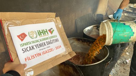 Gönüllere dokundular