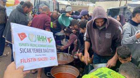 Gönüllere dokundular