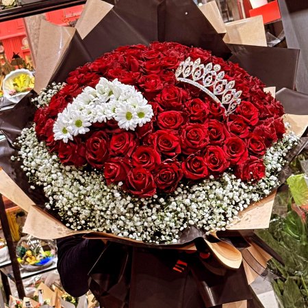Çiçekçim Erdem Sevgililer Günü'nde hizmetinizde 