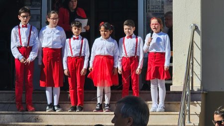 Minik öğrencilerden anlamlı kutlama