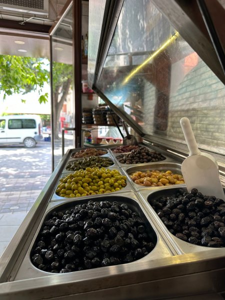 Meriçbey Jersey Süt Ürünleri Senirkent ve Uluborlu’da hizmetinizde