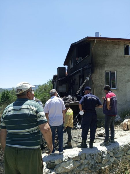 Isparta’da korkutan yangın