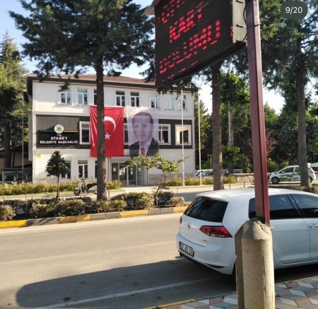AK PARTİ teşkilatları ve belediyeleri Türk Bayraklarıyla donatıldı