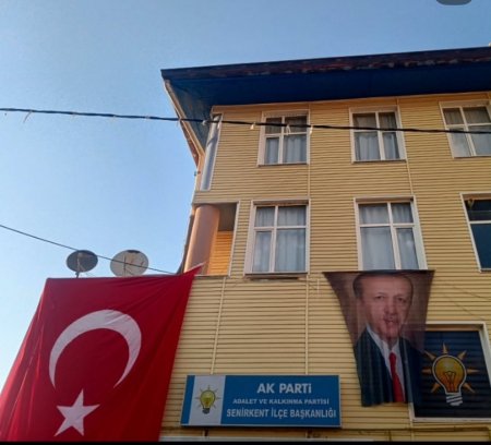 AK PARTİ teşkilatları ve belediyeleri Türk Bayraklarıyla donatıldı