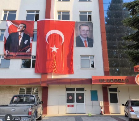 AK PARTİ teşkilatları ve belediyeleri Türk Bayraklarıyla donatıldı