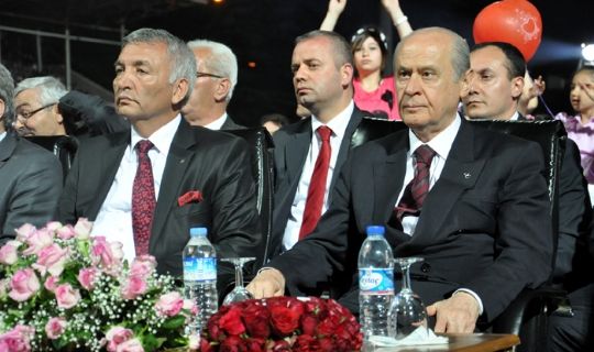 FESTİVALLER KAYNAŞTIRIR, BİZİMKİ AYRIŞTIRDI...