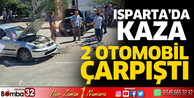 2 otomobil çarpıştı