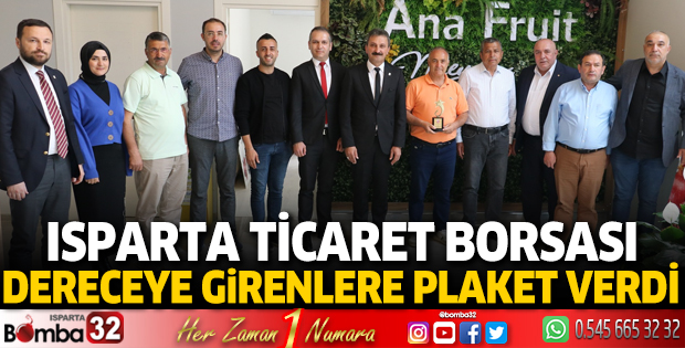 2022 yılı Tescil İşlem Hacminde dereceye giren üyelere plaketleri verildi