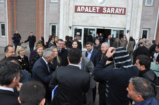 BELEDİYE DAVASI BÜYÜK SALONDA YAPILACAK....