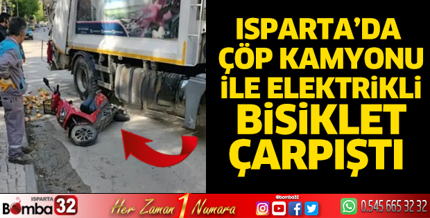 Çöp kamyonu ile elektrikli bisiklet çarpıştı