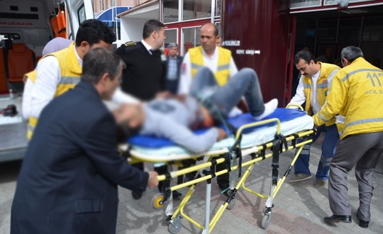 SİLAHLA KALÇASINDAN VURDU...
