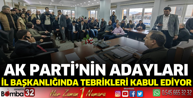 AK Parti'nin adayları tebrikleri kabul ediyor