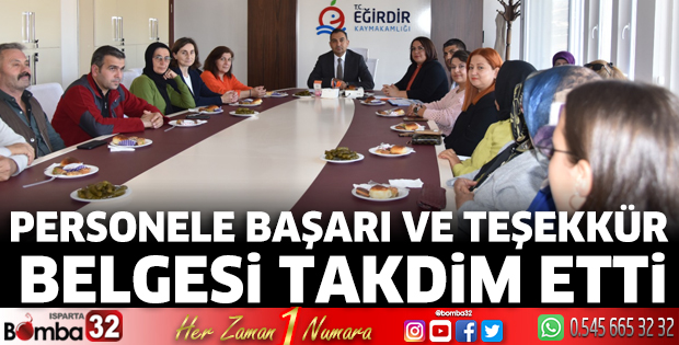Başarı ve Teşekkür Belgesi takdim etti
