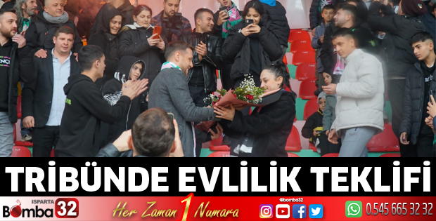 Binlerce kişinin içinde evlilik teklifi yaptı