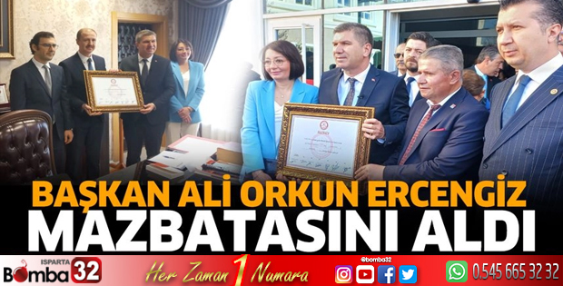 Burdur Belediye Başkanı Ali Orkun Ercengiz mazbatasını aldı