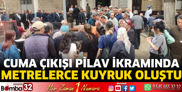 Cuma namazı çıkışı pilav ikramı yapıldı