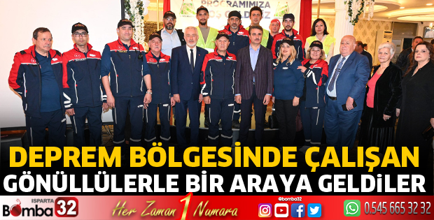 Deprem bölgesinde çalışan gönüllülerle bir araya geldiler