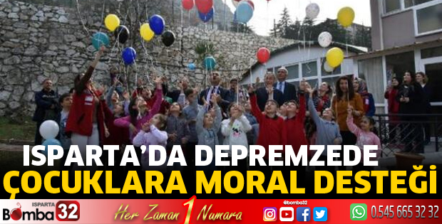 Depremzede çocuklara moral desteği