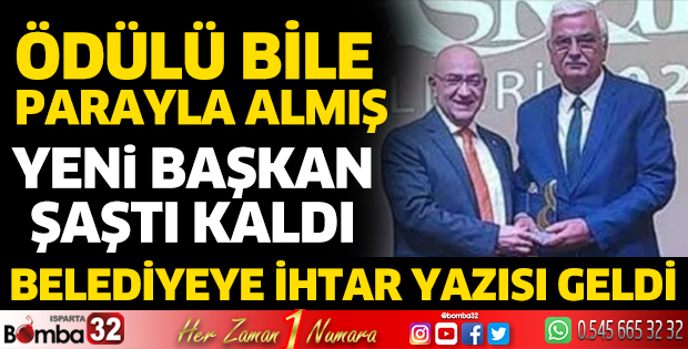 Eski başkan parayla ödül aldı, ödemesini yeni başkana bıraktı