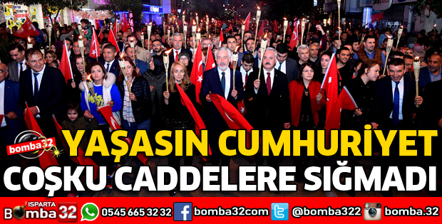 FENER ALAYINDA CUMHURİYET COŞKUSU CADDELERE SIĞMADI