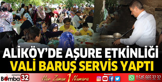 Geleneksel aşure yemeğine yüzlerce vatandaş katıldı