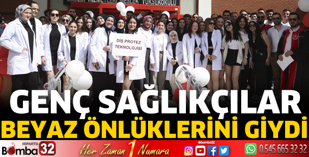 Genç sağlıkçılar beyaz önlüklerini giydi