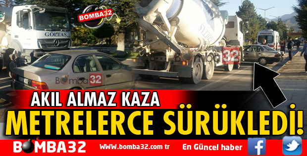 GÖLTAŞA AİT BETON MİKSERİ OTOMOBİLLE ÇARPIŞTI