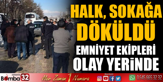 Halk sokağa döküldü