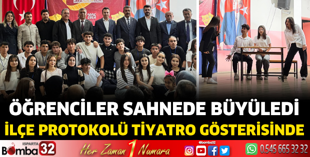 İlçe protokolü tiyatro gösterisinde