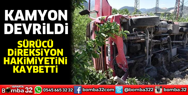 Kamyon devrildi