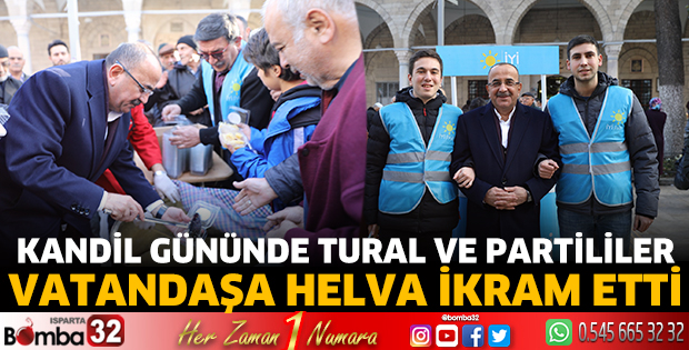 Kandil gününde Tural ve partililer vatandaşa helva ikram etti