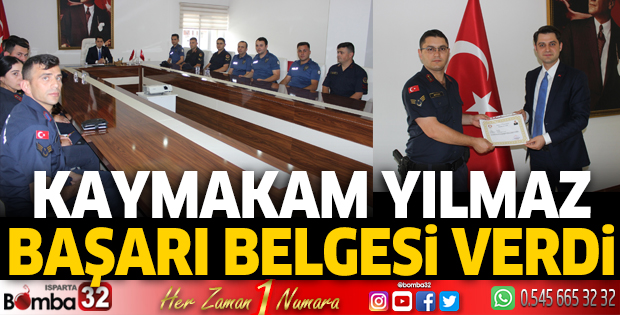Kaymakam Yılmaz personele Başarı Belgesi verdi