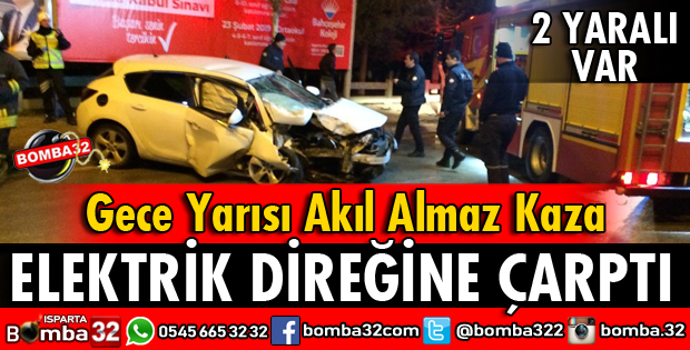 KONTROLDEN ÇIKAN OTOMOBİL ELEKTRİK DİREĞİNE ÇARPTI