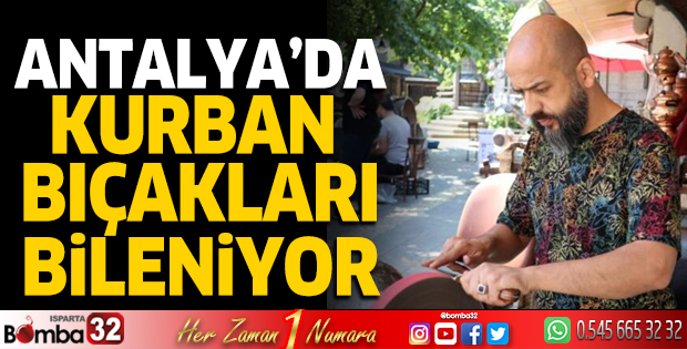 Kurbanlık bıçaklar bileniyor