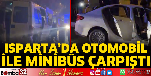 Minibüs ile otomobil çarpıştı 