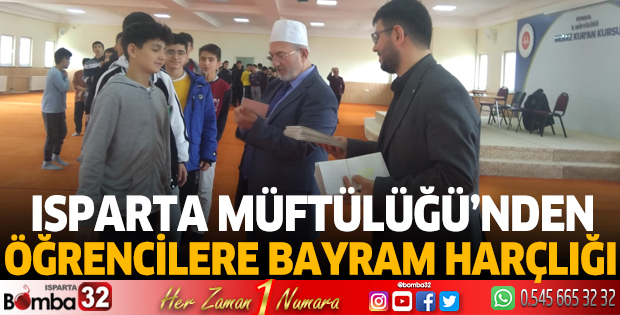 Müftülükten öğrencilere bayram harçlığı
