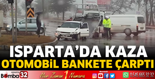 Otomobil bankete çarptı