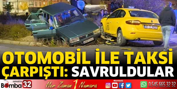 Otomobil ile taksi çarpıştı 