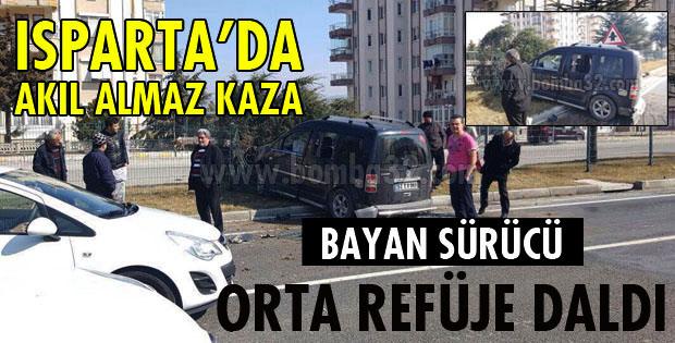 OTOMOBİL ORTA REFÜJDE AĞACA ÇARPTI
